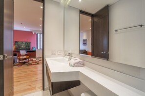 Apartment (301) | Bathroom
