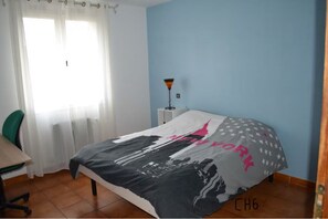 6 bedrooms, WiFi, bed sheets