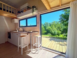 Cabin | Private kitchen | Fridge, microwave, oven, stovetop - Sistelo - Sleeps4 - Naturalpool- Garden - Parking (Arcos de Valdevez)
