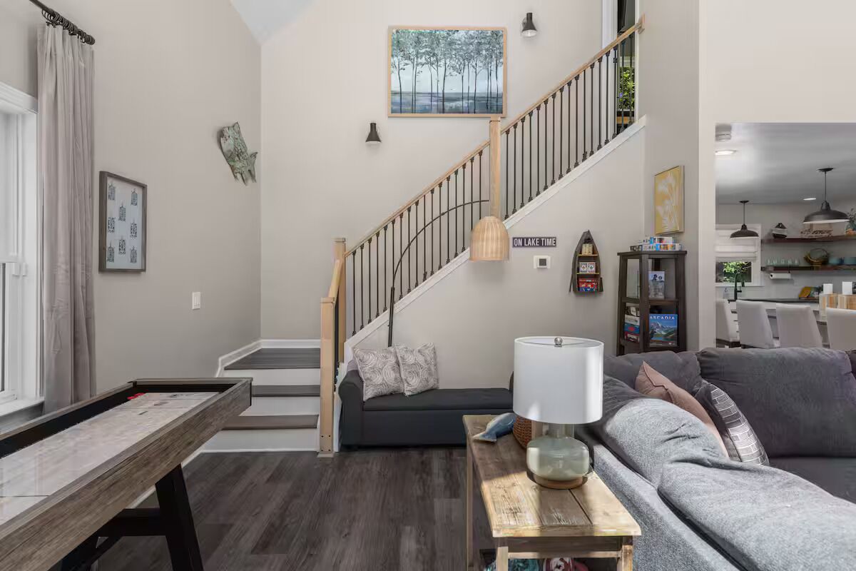 Cozy Family Lakehouse With Winter Lakeview, Hot Tub, Arcade, Mini Golf, Kng Beds - Gainesville, GA