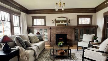Smart TV y chimenea