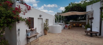 Casa Vignali is a charming country house in Sicily