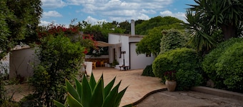 Casa Vignali is a charming country house in Sicily