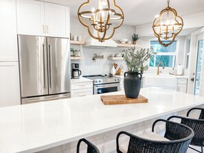 Mikrowelle, Ofen, Herdplatte, Geschirrspüler