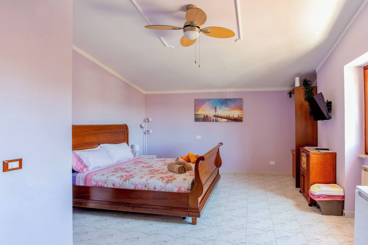 Blackout curtains, iron/ironing board, free WiFi
