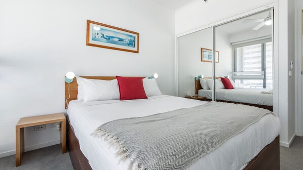 2 bedrooms, desk, travel cot, free WiFi