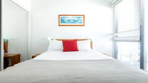 2 bedrooms, desk, travel cot, free WiFi