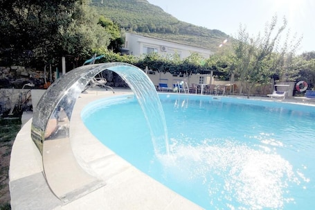 Exterior. Villa Rezevici