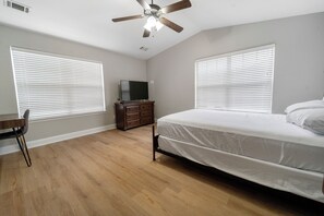 3 soverom, wi-fi (inkludert) og sengetøy