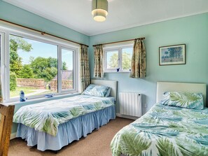 5 bedrooms, free WiFi, bed sheets