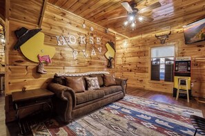 Smart-TV, Kamin, Videospiele