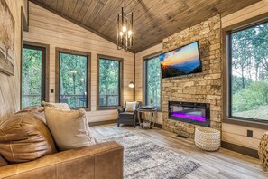 TV connectée, cheminée, jeux vidéo