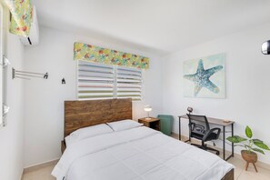 4 bedrooms, desk, iron/ironing board, WiFi