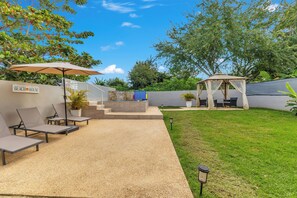 Property grounds - Charming 4-bedroom house with AC, WiFi in lovely Manati (Manati)