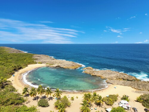 Charming 4-bedroom house with AC, WiFi in lovely Manati