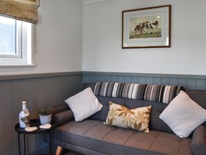 Living area - Meadows View Shepherd's Hut (Cockermouth)