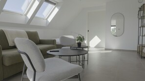 Superior Apartment, Mobility Accessible, Garden View | Laptop workspace, soundproofing, iron/ironing board, free WiFi - Flanders Cobblestone Paradise (Brakel)