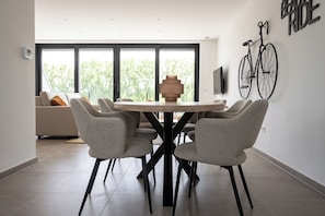 Superior Apartment, Mobility Accessible, Hill View | Laptop workspace, soundproofing, iron/ironing board, free WiFi - Flanders Cobblestone (Brakel)