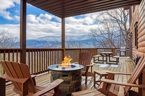 Terrace/patio - Sweet Tennessee Whiskey, Mtn Views, Hot Tub, $560 FREE tickets each paid day! (Gatlinburg)