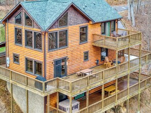 Exterior - Sweet Tennessee Whiskey, Mtn Views, Hot Tub, $560 FREE tickets each paid day! (Gatlinburg)