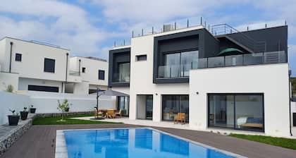 Villa Agapanthus, a comfortable 4 bedroom home by the sea.