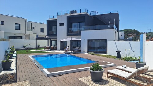 Villa Agapanthus, a comfortable 4 bedroom home by the sea.