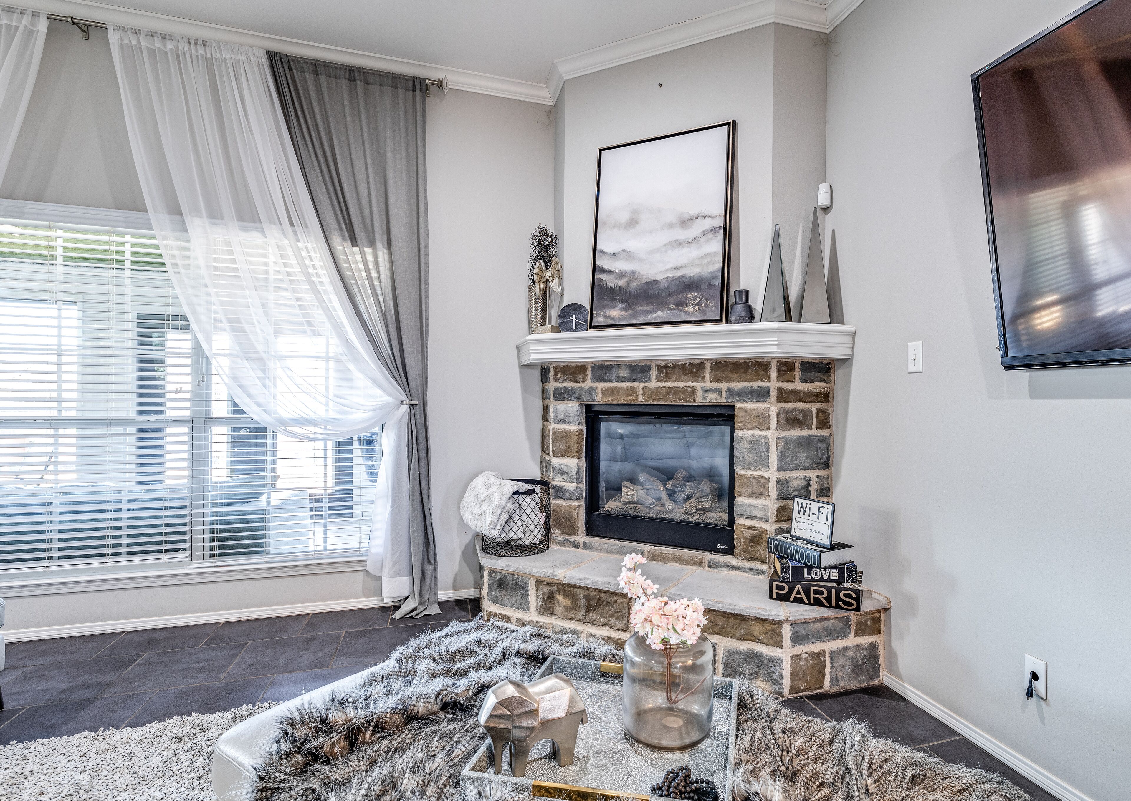 Stylish Corner Home With Cozy Interiors, A Private Bar, And Inviting Charm - San Angelo, TX
