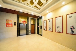 Unclassified image, 4 of 28, button - Four Seasons Hotel (Taiyuan l Liuxiang Shanxi Medical University Second Hospital) (Taiyuan)