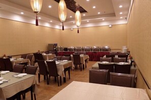 Restaurant - Four Seasons Hotel (Taiyuan l Liuxiang Shanxi Medical University Second Hospital) (Taiyuan)