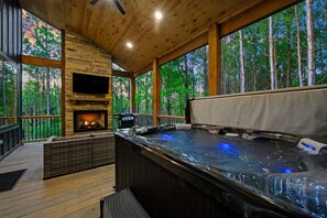 Indoor spa tub