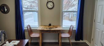 Cozy home near downtown, beaches, parks, Lake Huron and the St. Clair River