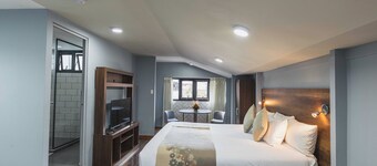 San Pedro Apartments