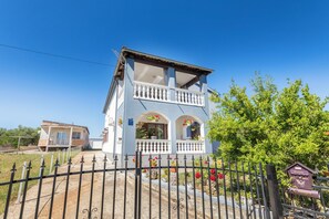 บริเวณภายนอก