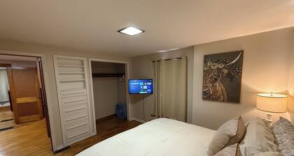 Cozy Corner Cottage - 4 Bed/2 Bath
No Cleaning Fee!