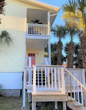 Exterior - Private Home-Sleeps 10-quick walk to beach (St. Augustine)