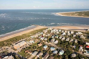 Beach nearby, sun-loungers, beach towels - Private Home-Sleeps 10-quick walk to beach (St. Augustine)