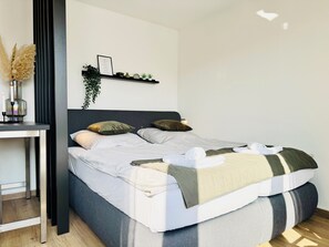 1 soverom, strykejern/-brett, wi-fi og sengetøy