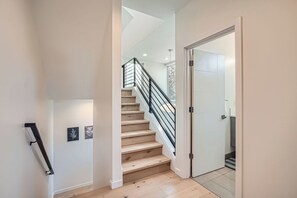 Interior - Elegant Townhome with a Breathtaking Rooftop View (Seattle)