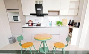 Private kitchen - Chengdu Eight Treasures Hotel(Kuanzhai Alley Luomashi Subway Station) (Chengdu)