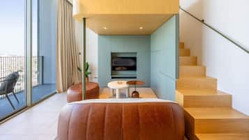 Smart TV, table tennis