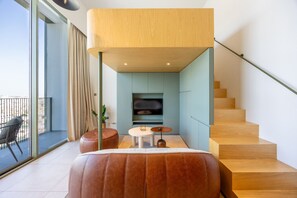 Smart TV, table tennis