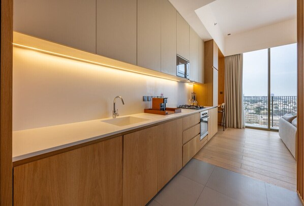 Fridge, microwave, oven, stovetop