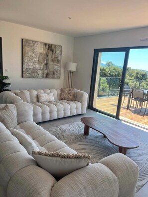 Living area - Villa golf view (1) (Olmeto)