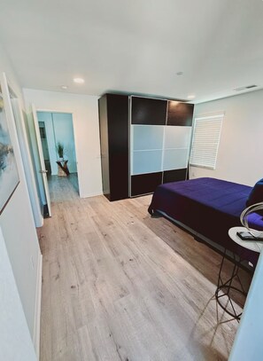 3 quartos, ferros/tábuas de passar roupa, Wi-Fi, roupa de cama