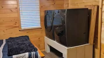 3 bedrooms, desk, iron/ironing board, WiFi