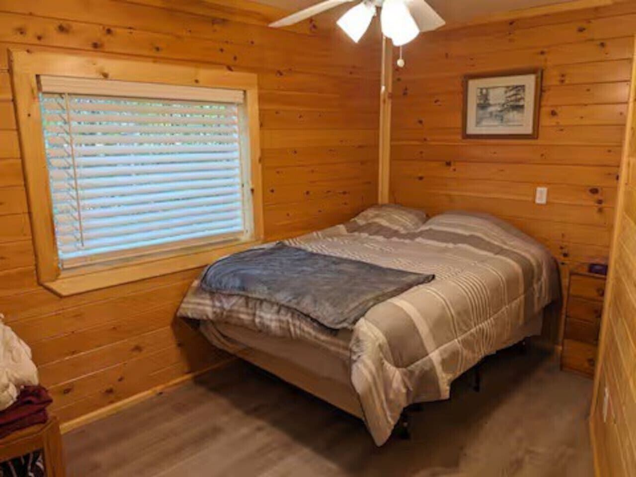 3 bedrooms, desk, iron/ironing board, WiFi