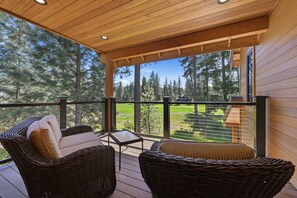 Property grounds - Suncadia-luxury 4bd ensuite spa retreat & on-site EV charger on Prospector 13. A (Cle Elum)