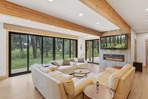 Suncadia-luxury 4bd ensuite spa retreat & on-site EV charger on Prospector 13. A