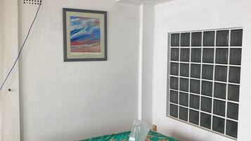 1 habitación y ropa de cama