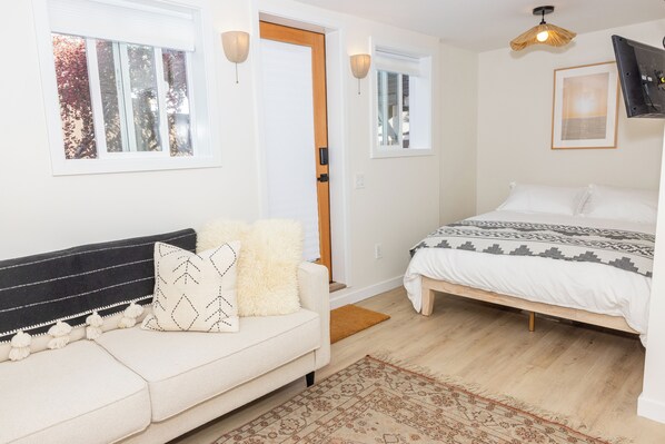 Free WiFi, bed sheets